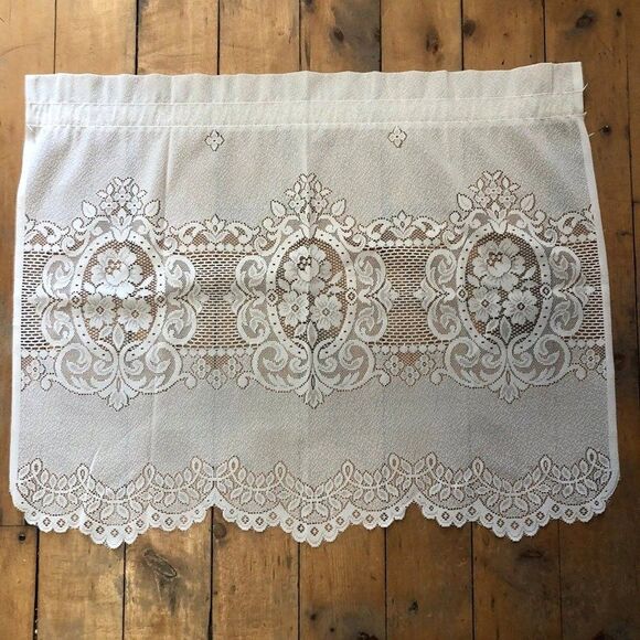 Vintage JC Penny Lace Victorian Curtain 31" wide x 24" long - Picture 1 of 3